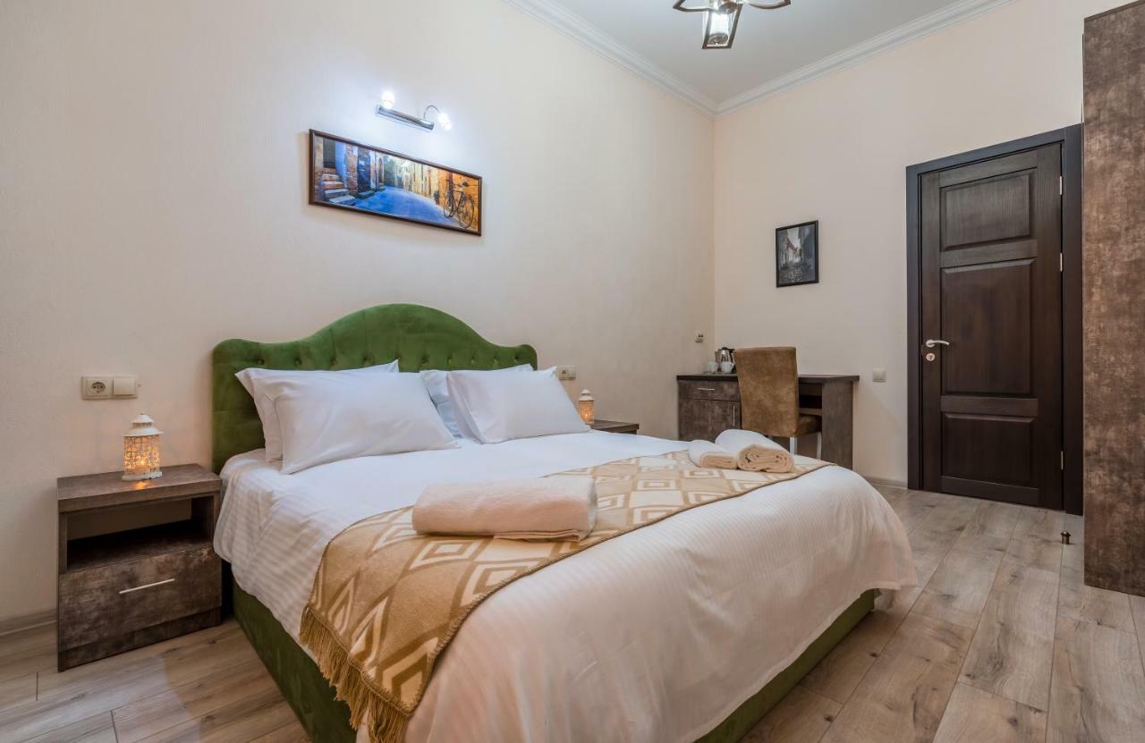 Golden Light Hotel Tbilisi Buitenkant foto