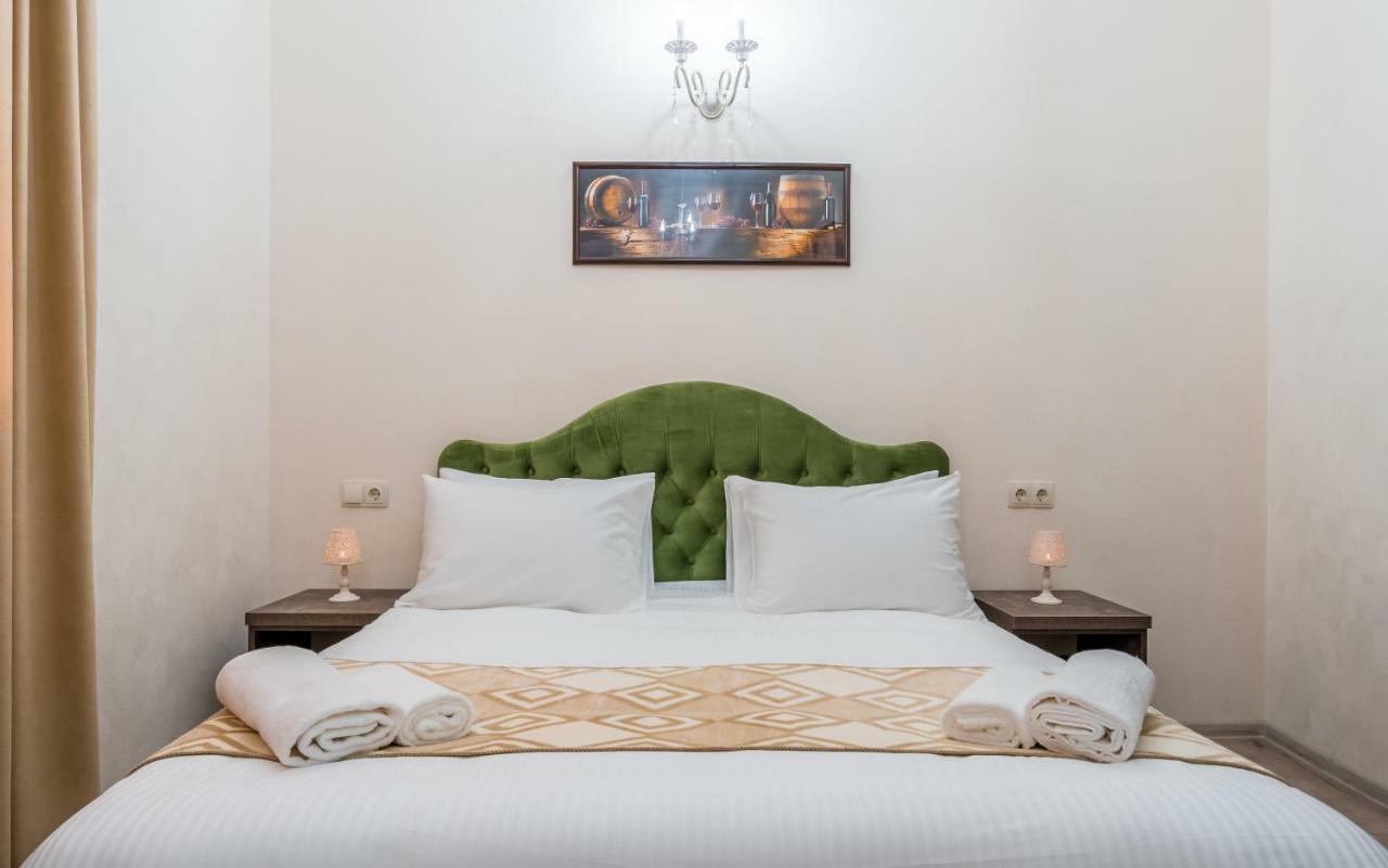 Golden Light Hotel Tbilisi Buitenkant foto