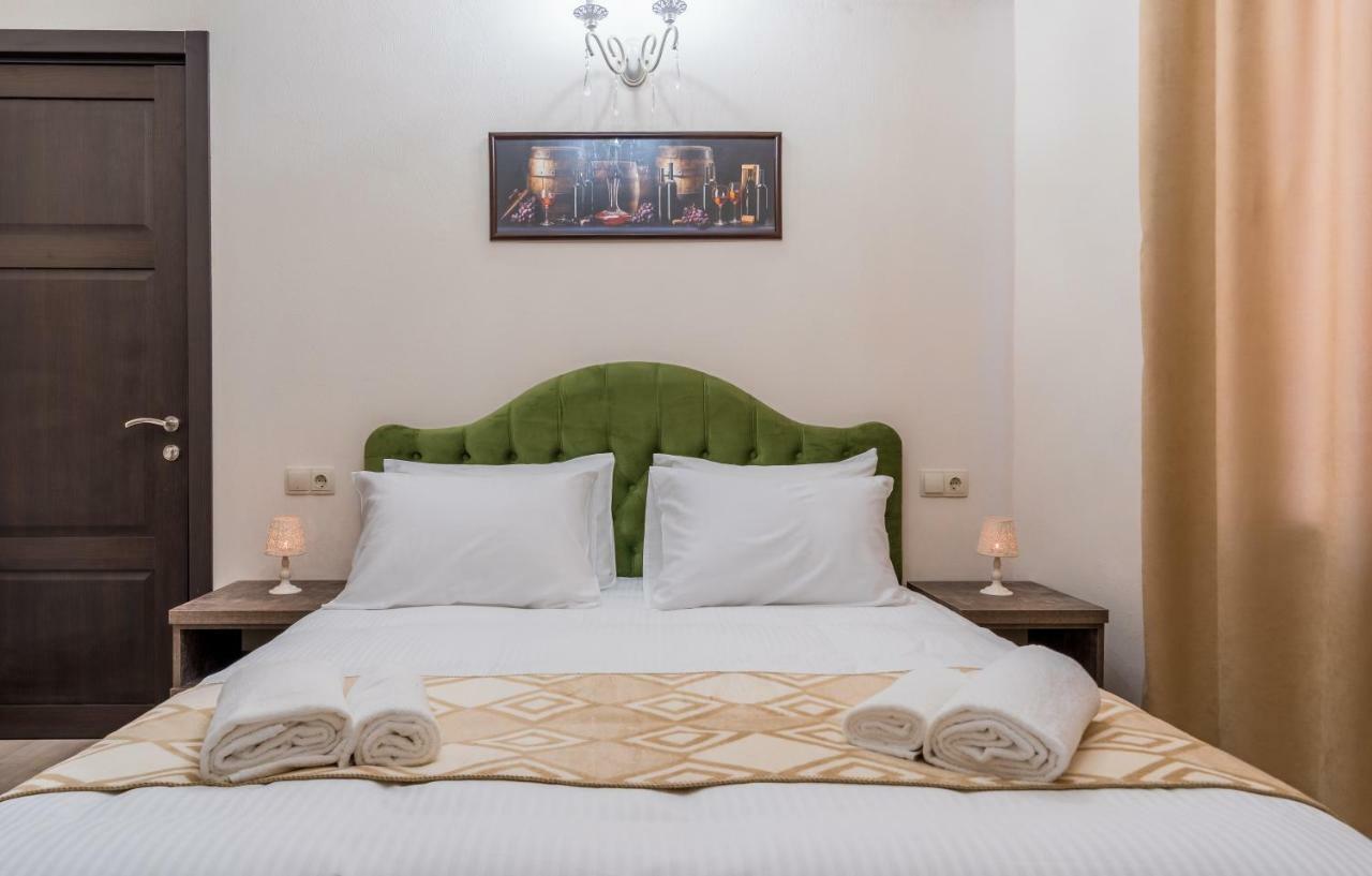 Golden Light Hotel Tbilisi Buitenkant foto