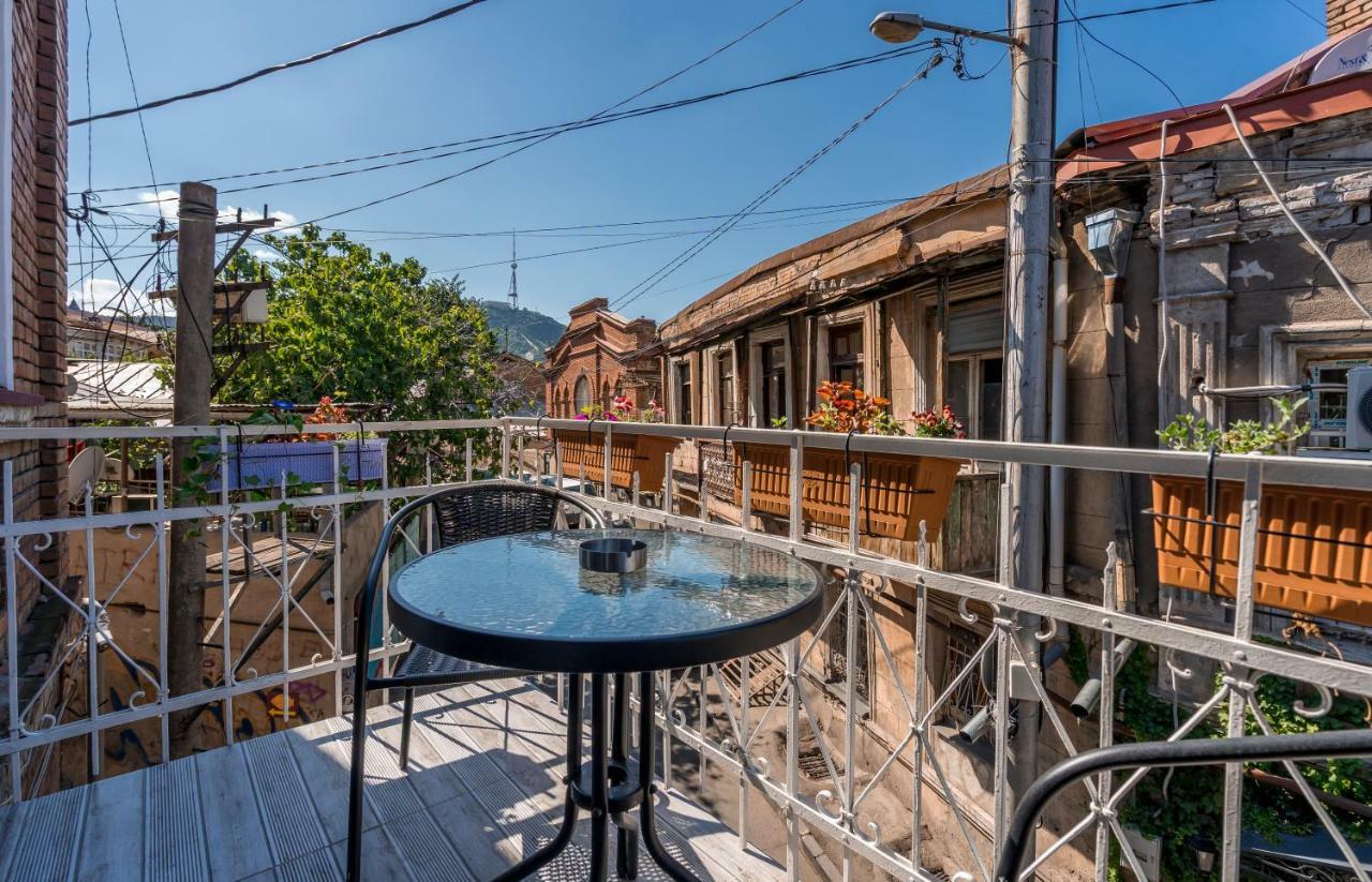 Golden Light Hotel Tbilisi Buitenkant foto